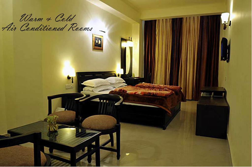 Hotel Hong Kong Inn Amritsar Værelse billede