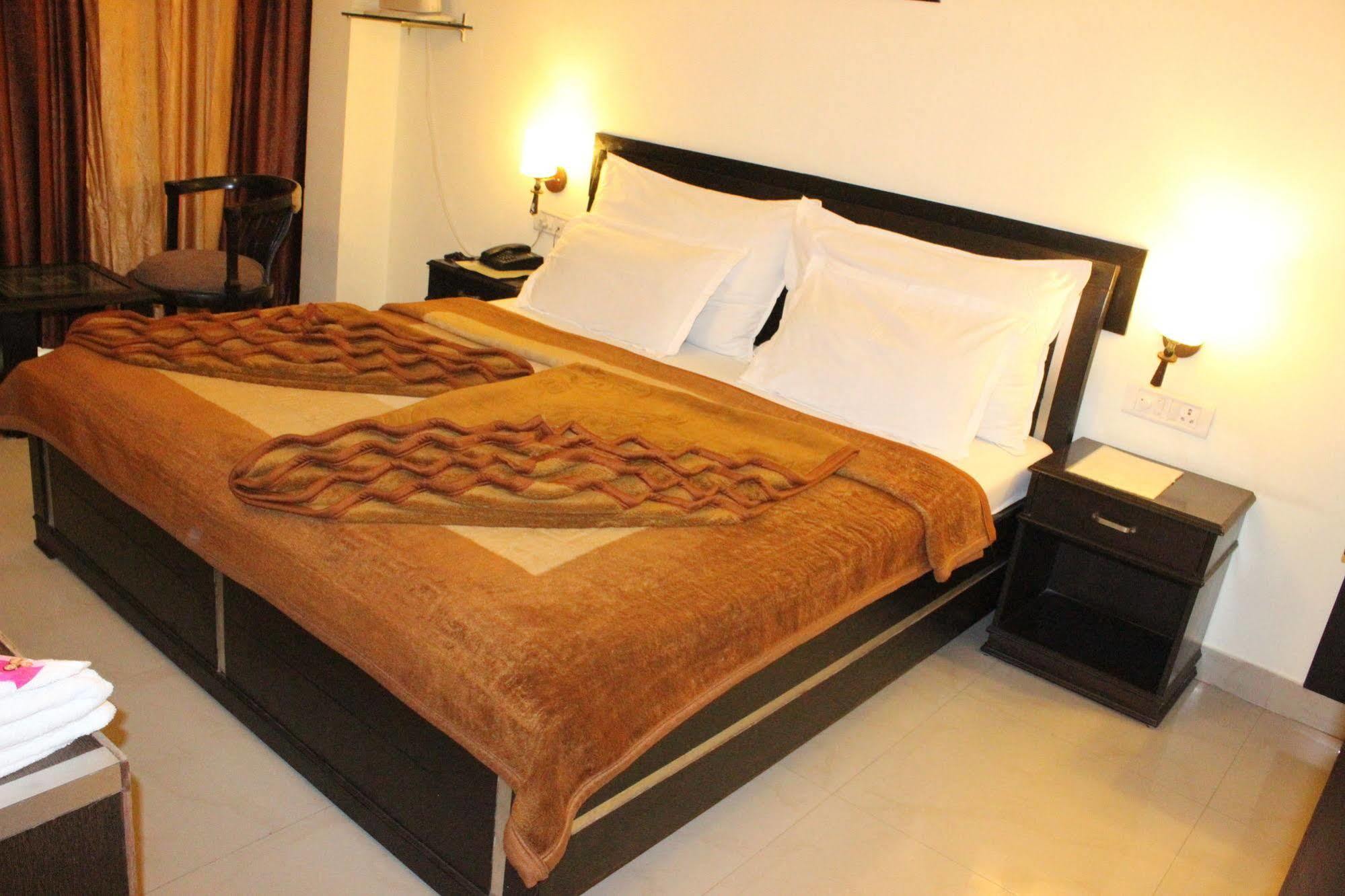 Hotel Hong Kong Inn Amritsar Eksteriør billede