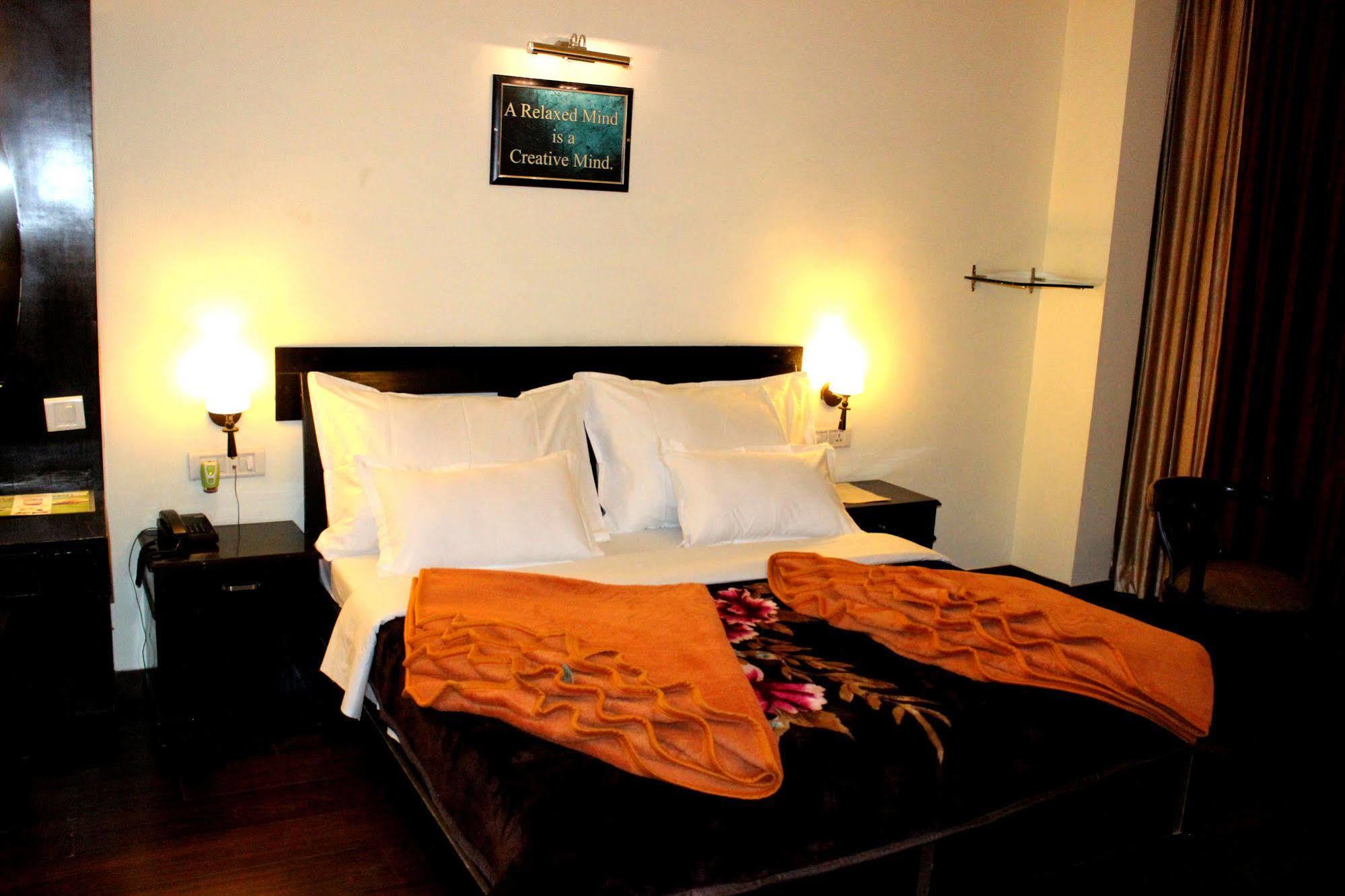 Hotel Hong Kong Inn Amritsar Eksteriør billede